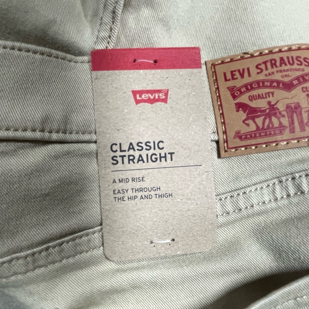 Levi's Women's Classic Straight Stretch Mid Rise Color Safari (Beige) Size 12 - Picture 7 of 12